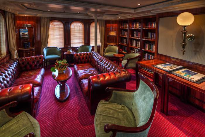 Star Clippers Royal Clipper, Library.jpg